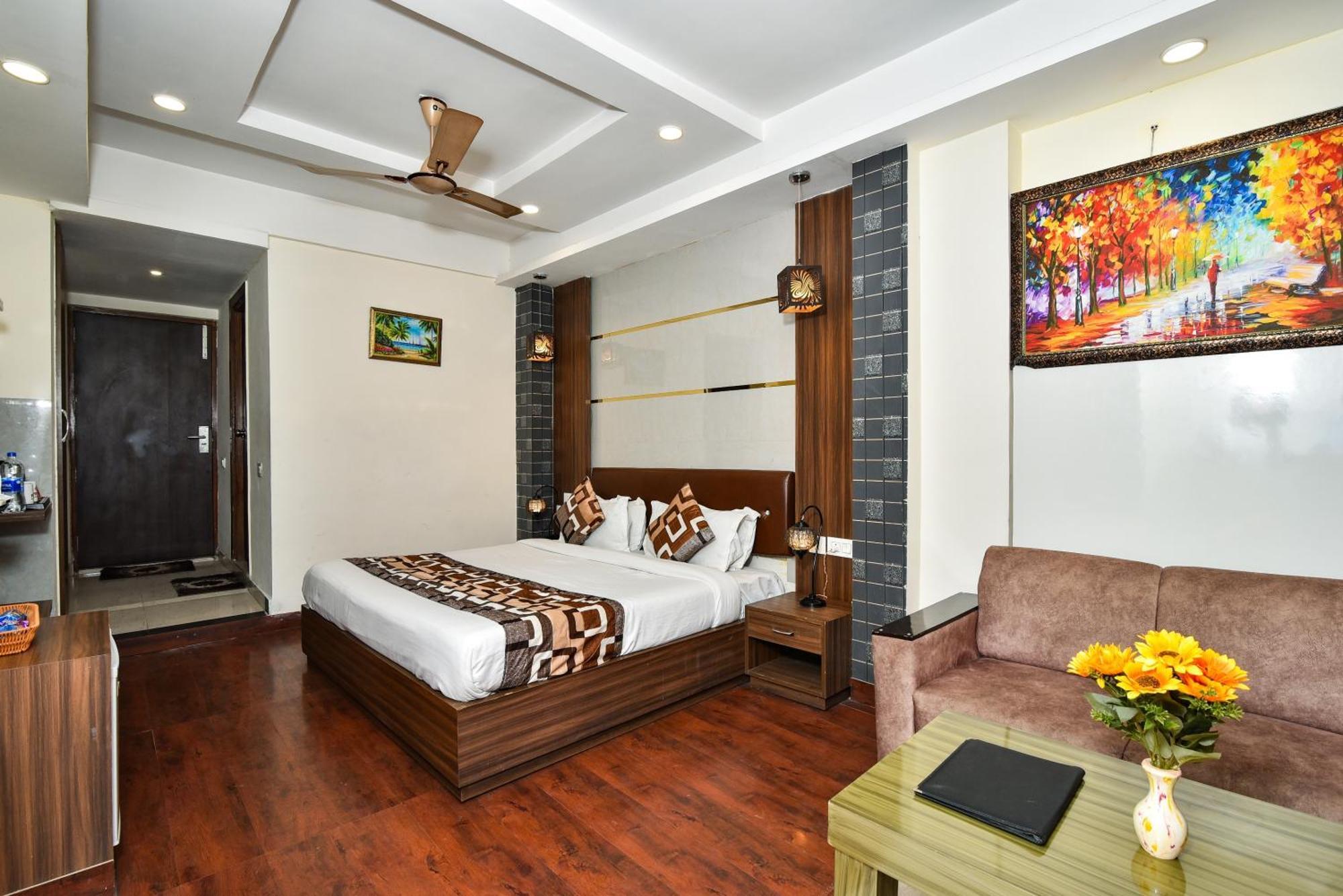 Pinaz Royale Hotel Amritsar Bagian luar foto