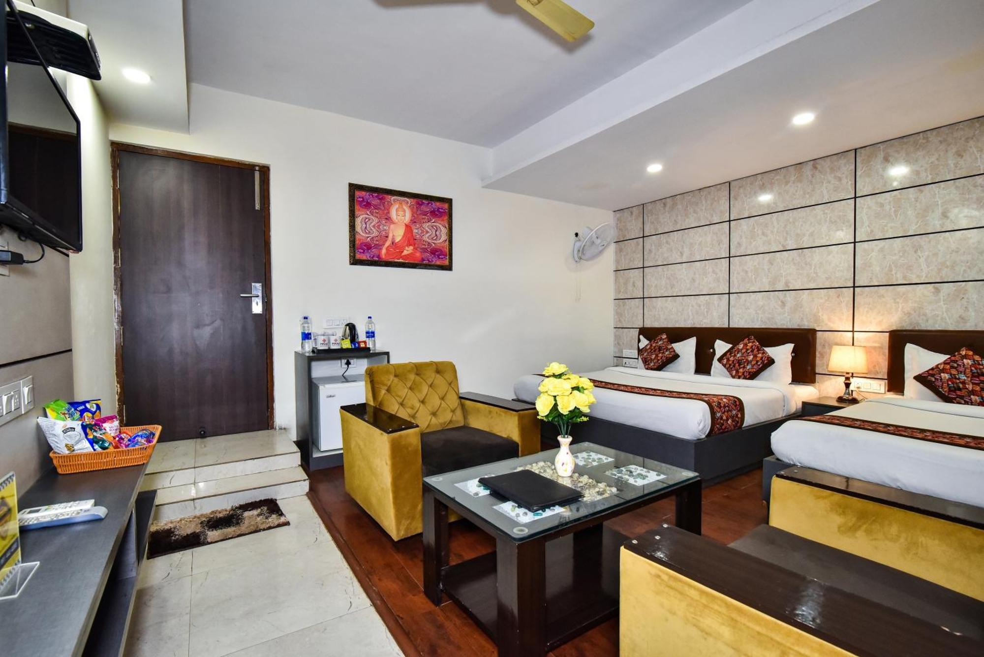 Pinaz Royale Hotel Amritsar Bagian luar foto