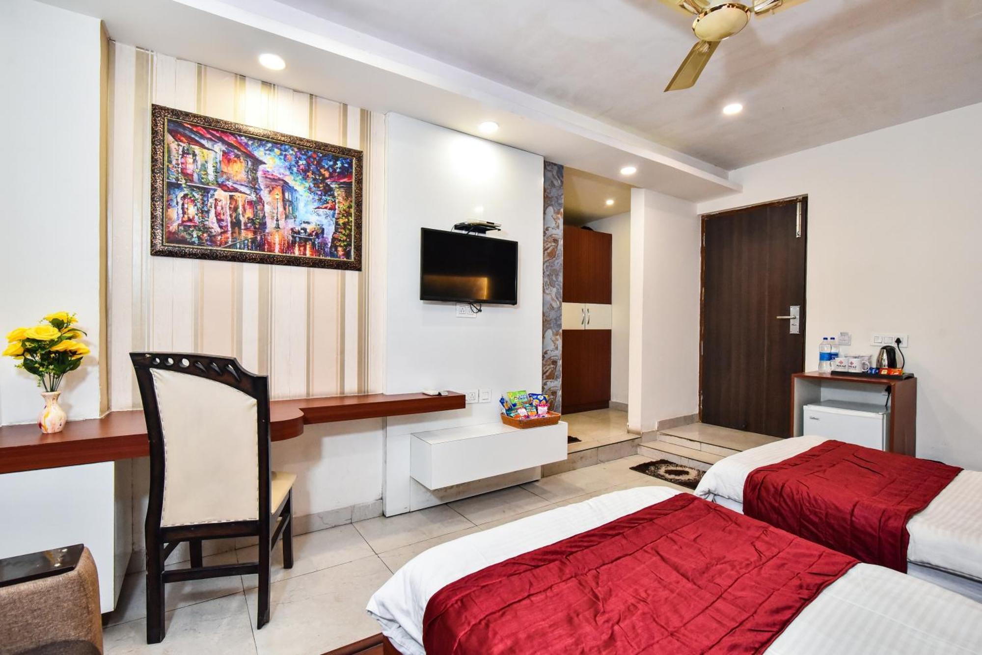 Pinaz Royale Hotel Amritsar Bagian luar foto