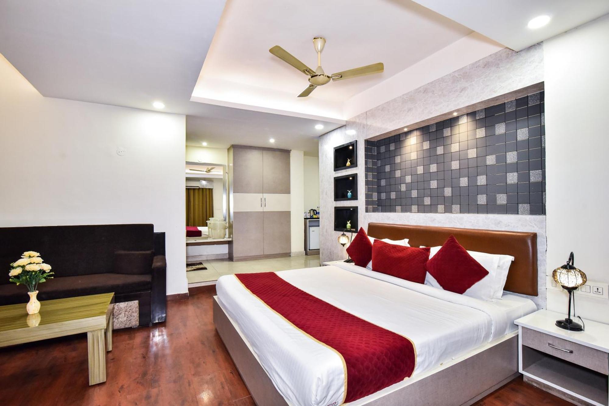 Pinaz Royale Hotel Amritsar Bagian luar foto