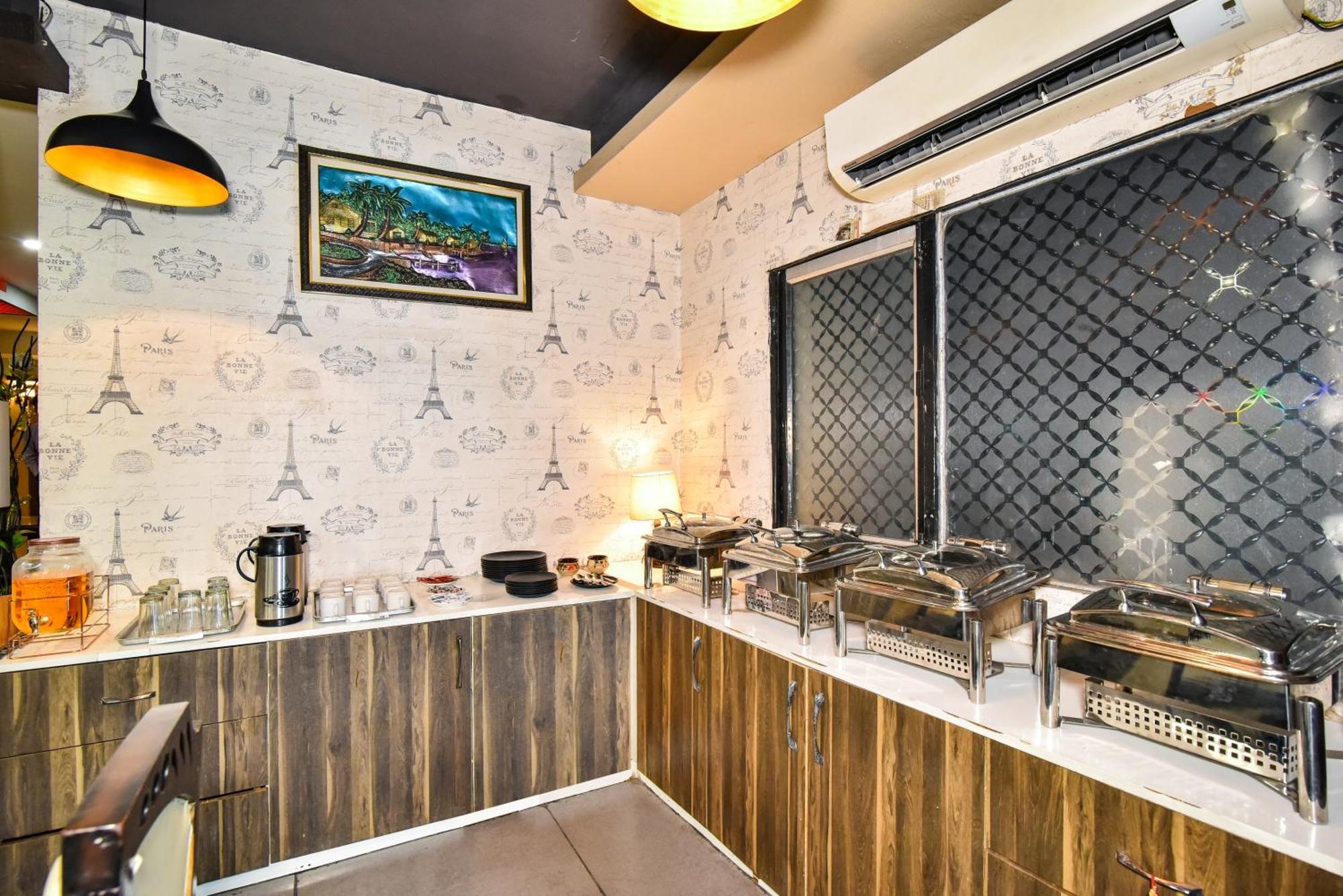 Pinaz Royale Hotel Amritsar Bagian luar foto